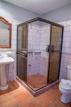 Deluxe Tek Büyük Yataklı Oda, 2 Büyük (Queen) Boy Yatak, Kısmi Deniz Manzarası, Havuz Kenarı