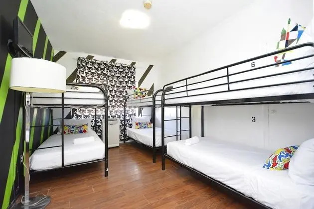 4 Beds, Mixed Dorm