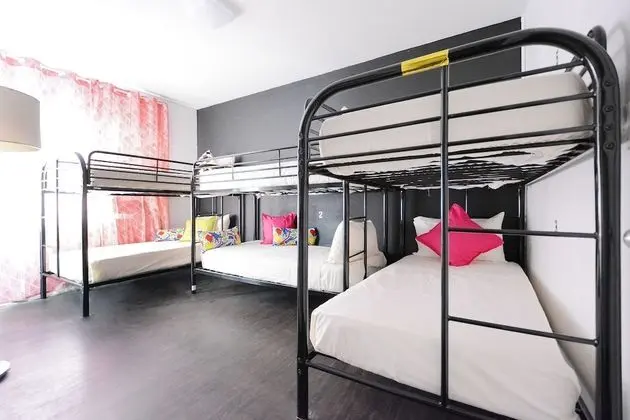 4 Beds, Women Only