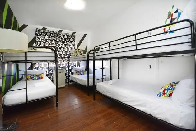 6 Beds, Mixed Dorm
