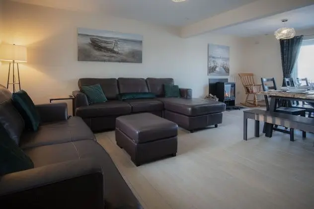 Ev (4 Bedrooms)