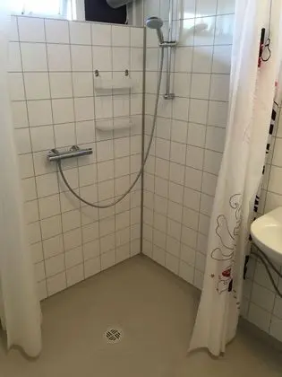 Tek Büyük Yataklı Oda, Ortak Banyo
