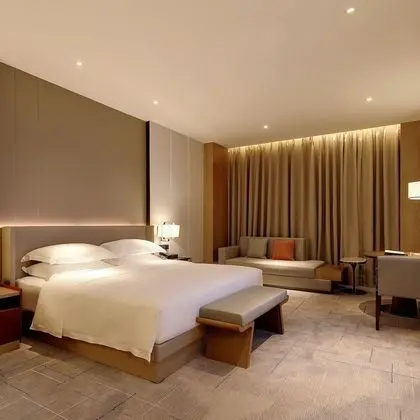 Design Tek Büyük Yataklı Oda, Dağ Manzaralı