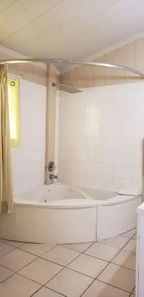 Deluxe Süit, 1 En Büyük (King) Boy Yatak, Havuz Kullanımı, Okyanus Manzaralı