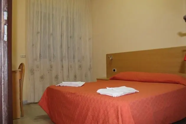 Economy Tek Büyük veya İki Ayrı Yataklı Oda