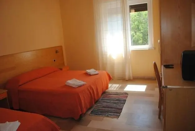 Üç Kişilik Oda, Dağ Manzaralı