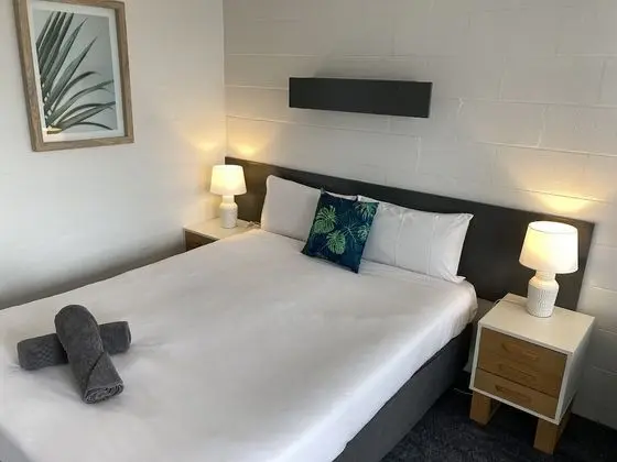 Standard Tek Büyük Yataklı Oda, Göl Manzaralı (Motel)