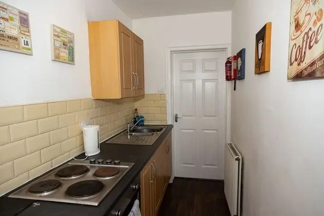 Tek Büyük Yataklı Oda, Ortak Banyo