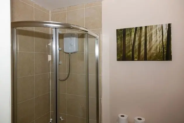 Tek Büyük Yataklı Oda, Ortak Banyo