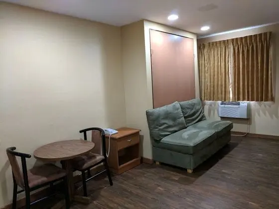 Family Süit, Buzdolabı ve Mikrodalga, Havuz Kenarı