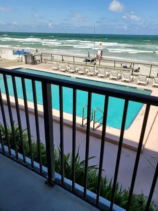 Panoramic Tek Büyük Yataklı Oda, Havuz Manzaralı, Okyanusa Sıfır