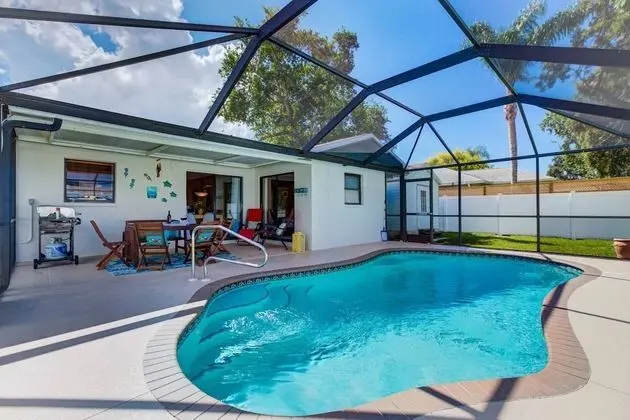 Ev (South Venice Pool Home with Fence, Do)