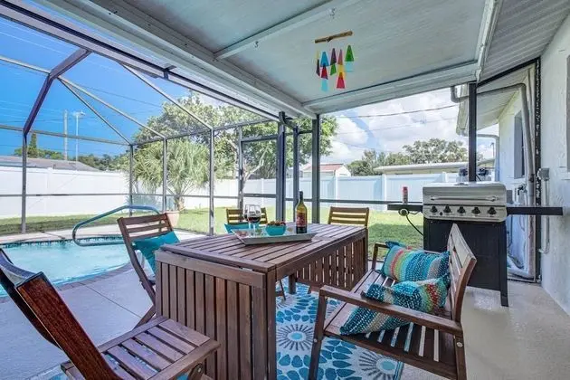 Ev (South Venice Pool Home with Fence, Do)