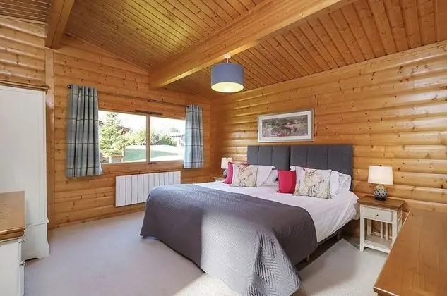 2 Bedroom Lodge with Hot TUB