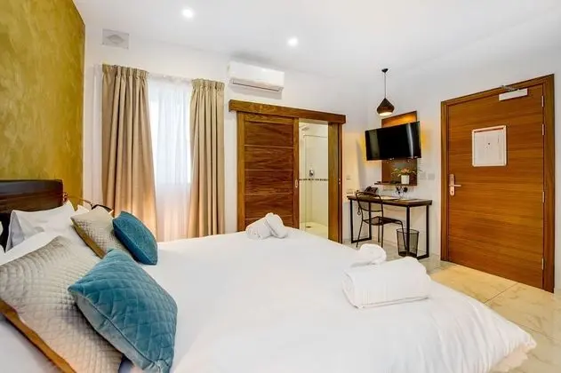 Deluxe Tek Büyük Yataklı Oda