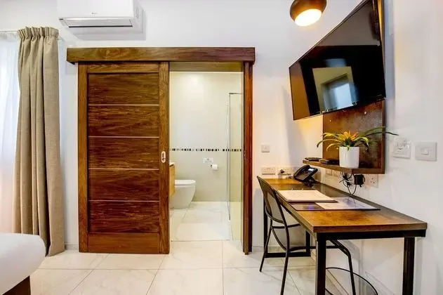 Deluxe Tek Büyük Yataklı Oda