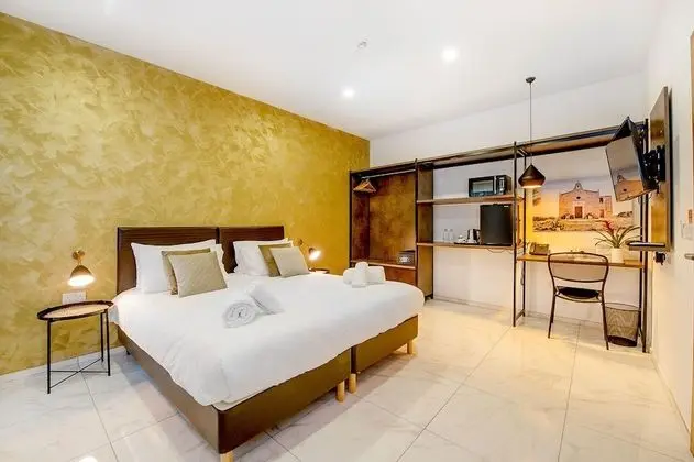 Deluxe Tek Büyük Yataklı Oda