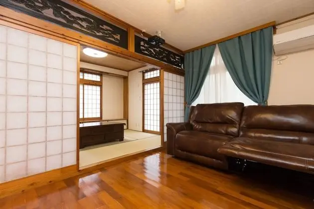 Ev (Apartment house)