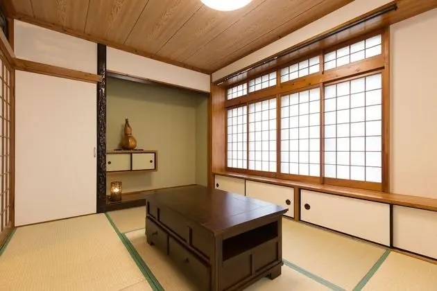 Ev (Apartment house)