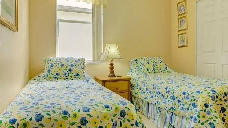 Classic House, 4 Bedroom Vacation Home with Pool