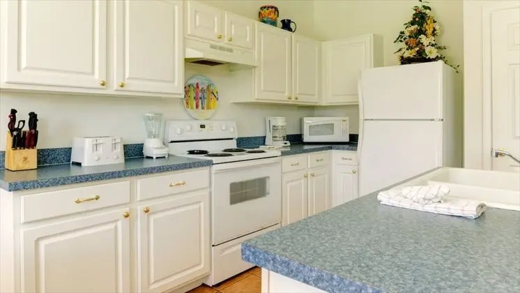 Classic House, 4 Bedroom Vacation Home with Pool