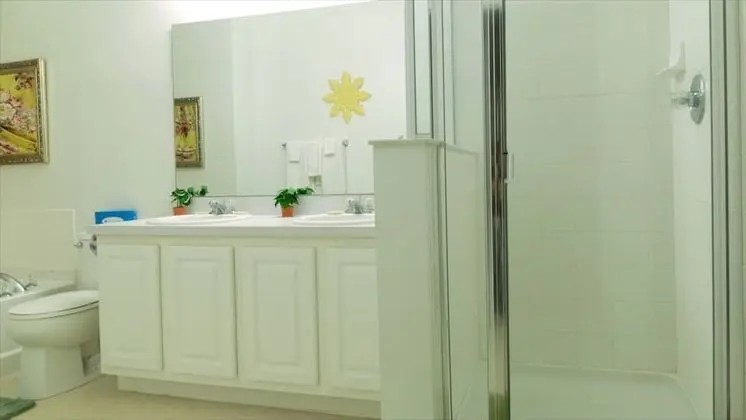 Classic House, 4 Bedroom Vacation Home with Pool