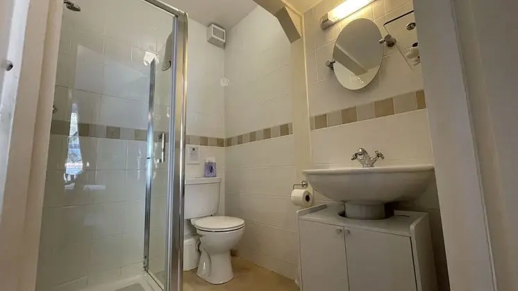 Tek Büyük Yataklı Oda (1st Floor)