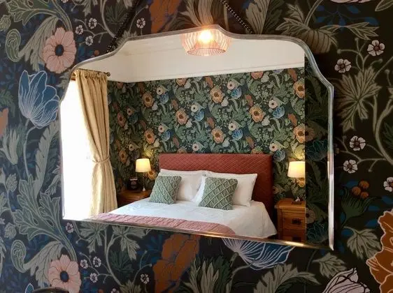 Tek Büyük Yataklı Oda (Balcony Room)