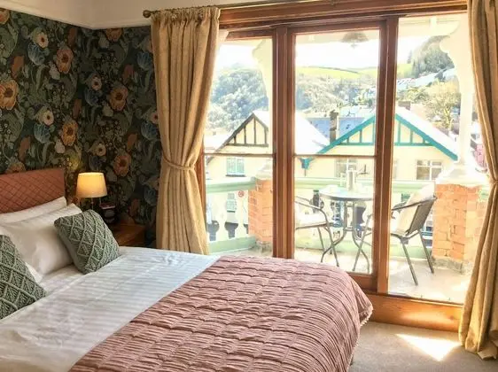Tek Büyük Yataklı Oda (Balcony Room)