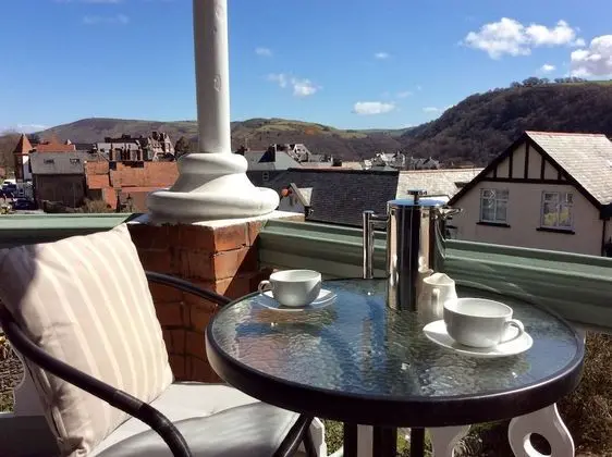 Tek Büyük Yataklı Oda (Balcony Room)