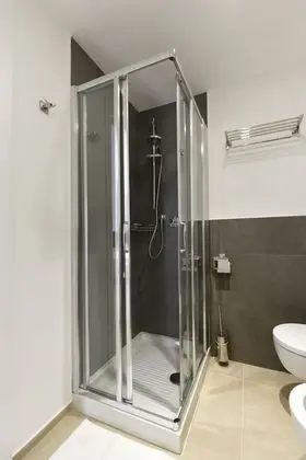 Tek Kişilik Oda, Teras