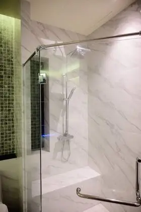 Grand Tek Büyük Yataklı Oda