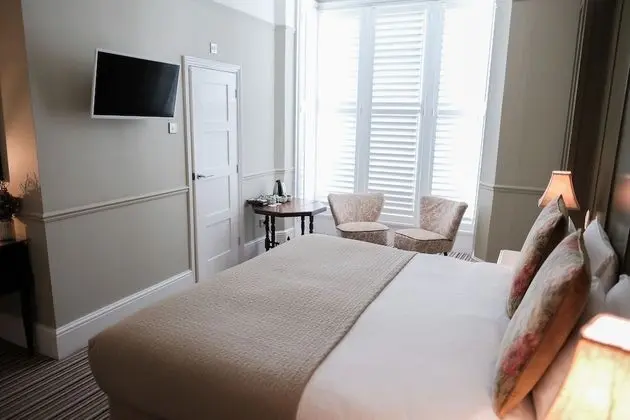 Deluxe Tek Büyük veya İki Ayrı Yataklı Oda, 1 Yatak Odası, Kısmi Deniz Manzaralı