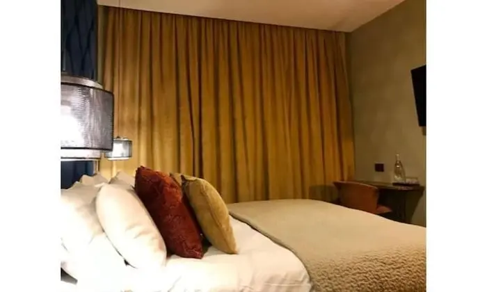 Deluxe Tek Büyük Yataklı Oda