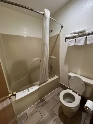 Basic Tek Büyük Yataklı Oda