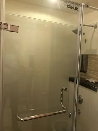 Büyük Yataklı Tek Kişilik Oda