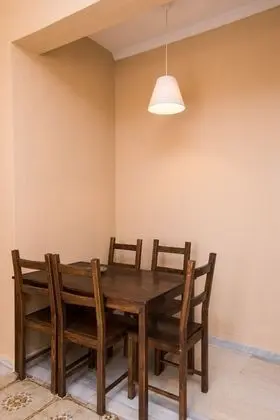 Southgate 2BD Apartment (2)