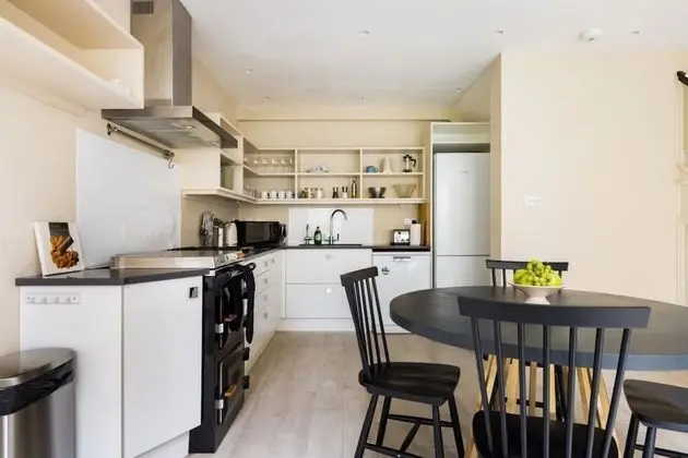 Ev