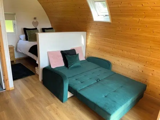 Deluxe Tek Büyük Yataklı Oda, 1 Çift Kişilik Yatak ve Çekyat (with Small Double Sofa Bed)
