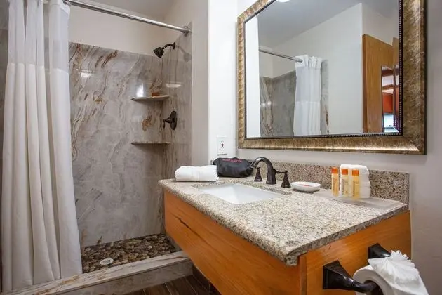 Suite, 1 King Bed, Jetted Tub, Fireplace