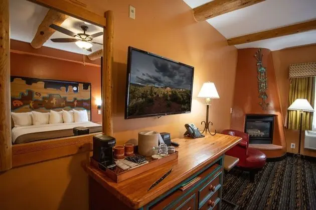 Suite, 1 King Bed, Jetted Tub, Fireplace