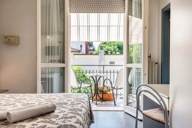 Basic Tek Büyük Yataklı Oda