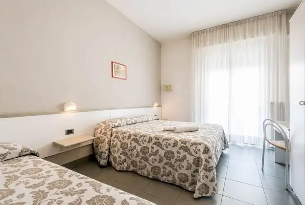 Basic Tek Büyük Yataklı Oda