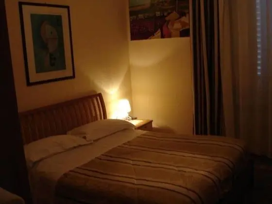 Üç Kişilik Oda, Ortak Banyo