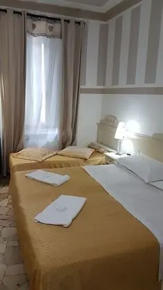 Üç Kişilik Oda, Ortak Banyo