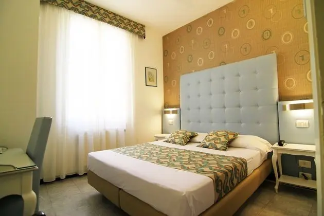 Standard Büyük Yataklı Tek Kişilik Oda