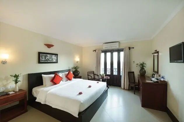 Deluxe Tek Büyük Yataklı Oda, Balkon (Free Pick Up)