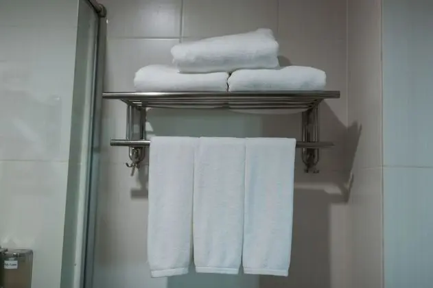 Deluxe Tek Büyük Yataklı Oda, Balkon (Free Pick Up)
