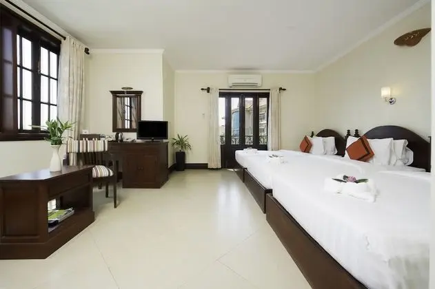 Deluxe Üç Kişilik Oda, Balkon (Free Pick Up)
