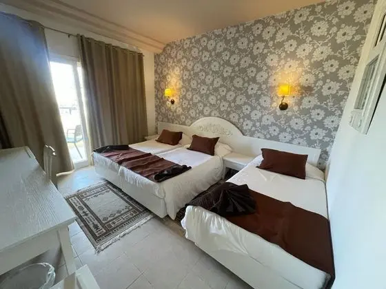 Üç Kişilik Oda